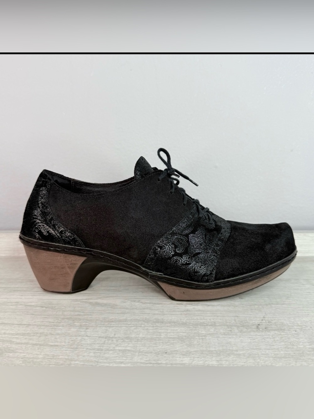 Naot Besalu black leather lace up heeled oxford boots size 39 US 8